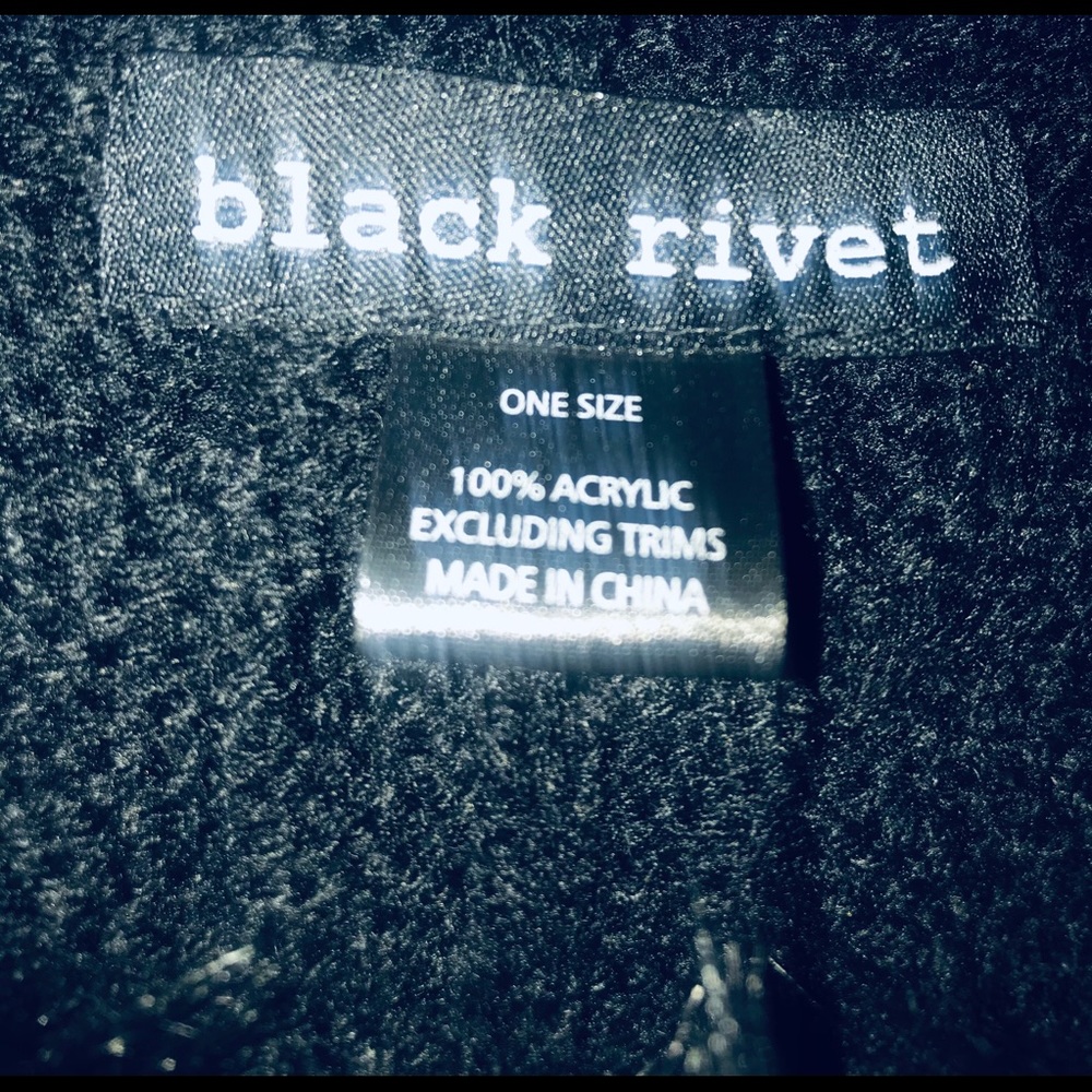 Black Rivet Poncho - Picture 7 of 7